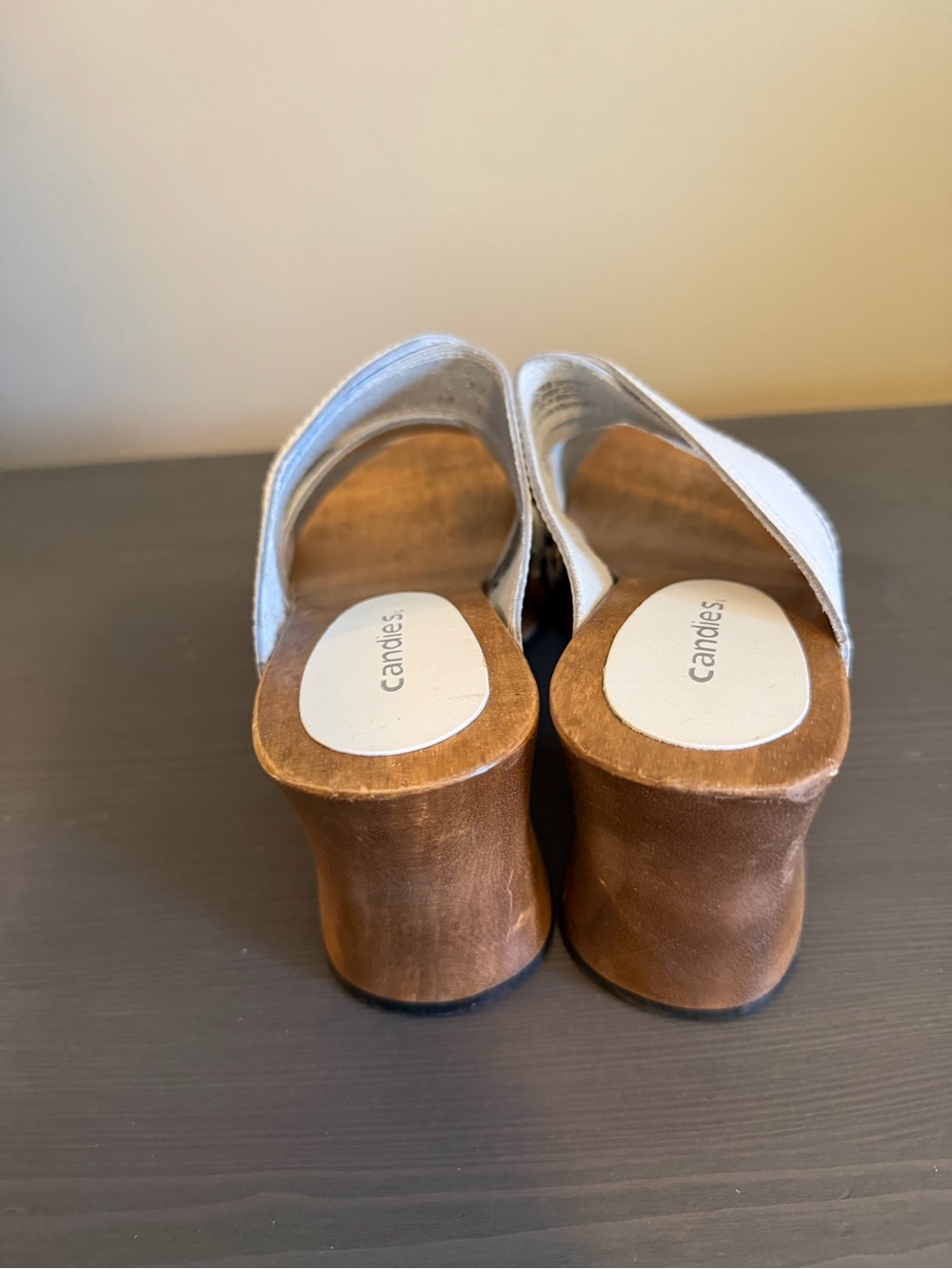 Candie's Vintage Y2K White Leather Double-Strap Wood Platform Clogs - Picture 5 of 7